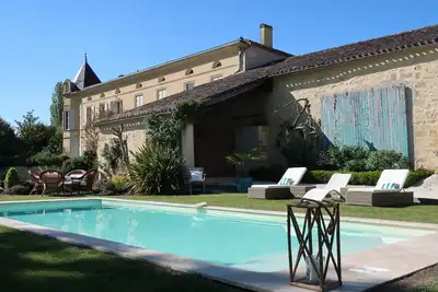 Image de Beau château du 17ème siècle près de St Emilion