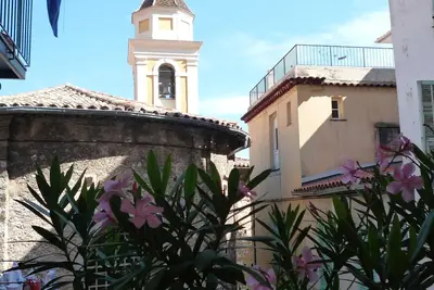 Image de Grand appartement de charme avec terrasse - très central dans la ville de gl