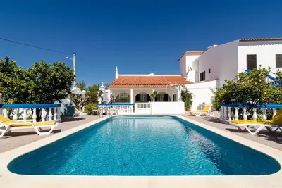 Image de Villa V3 avec piscine privée et climatisation