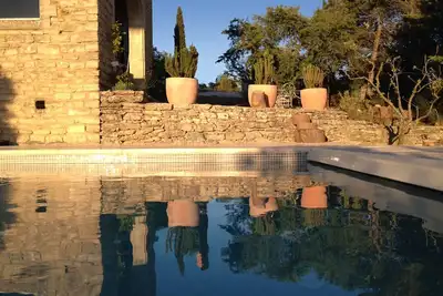 Image de Gordes, Provence Très belle propriété avec vue, 8mn à pied centre Village