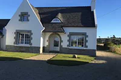 Image de Roscoff, grande maison confortable, au calme, près des plages de Perharidy.