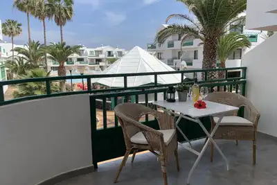 une chambre élégante apt dans un emplacement idéal, près de la plage et de toutes les commodités