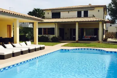 Image de Spacieuse villa familiale proche de la plage