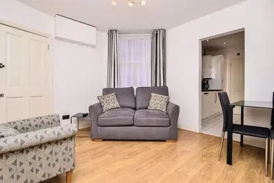 Image de Superbe propriété d'époque d'une chambre à coucher dans un endroit fabuleux