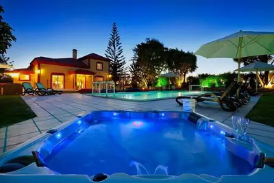 Image de Casa Grande - 6 chambres, cuisine extérieure, piscine clôturée, accessible en fauteuil roulant