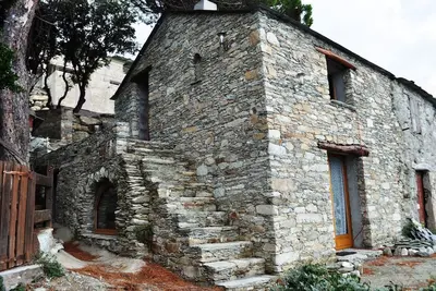 Image de A 30 mètres de la mer, cabanon traditionnel de pêcheur avec sa terrasse vue mer