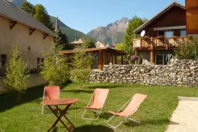 Image de Ski et Bains: Etage de Chalet pour 6 personnes, avec jardin : Centre Monetier