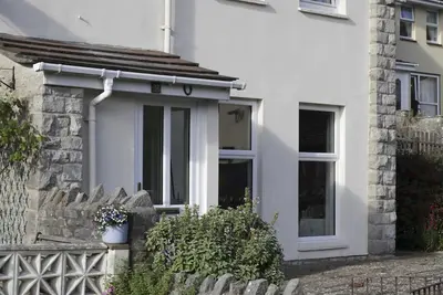 Image de Maison idéale pour des vacances en famille avec un accès facile aux promenades côtières