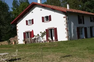 Image de Grande Maison Basque  du 18ème siècle restaurée 16 à 20 personnes
