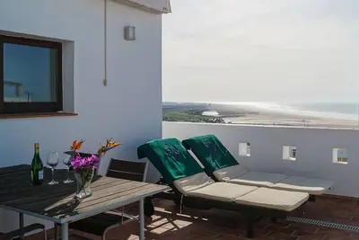 Image de Casa Linda. Stylishly refurbished in old town Conil.