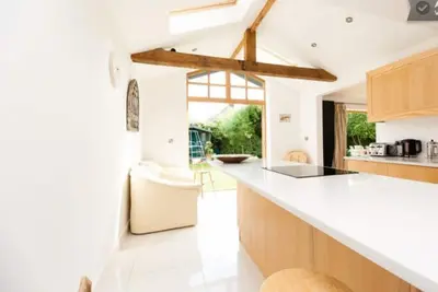 Image de 5 * Beach House - pause parfaite / pubs / village / promenades en mer et en forêt 4 chiens / feu de bois