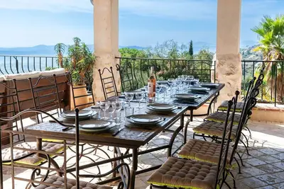 Image de Superbe Villa A / C, piscine chauffée, vue panoramique sur la mer et superbe village