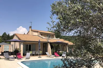 Image de Grande villa avec très belle piscine et grande plage