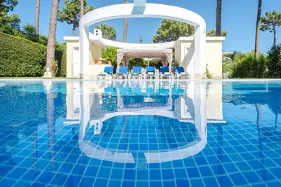 Image de Luxueuse villa sur un golf, piscine, proche belles plages(Lisbonne-Portugal)