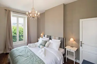 Image de SunlightProperties Grimaldi: 3bed de luxe - dans Carré d'Or, avec Ac & Heating