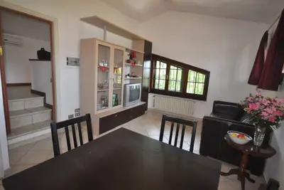 Image de Appartement mansardé avec jardin, Forte dei Marmi, 1500 m de la plage, climatiz