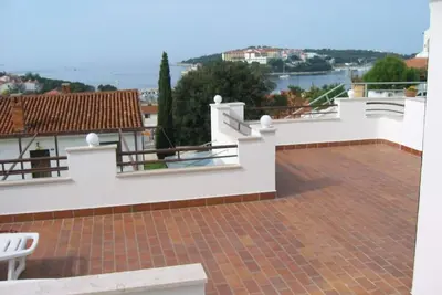Image de A new 2-bed apartment with large terrace overlooking the bay