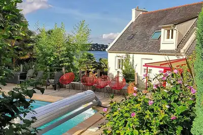 Image de Grande Villa (10 pers. ), pieds dans l'eau, vue mer et piscine privée chauffée