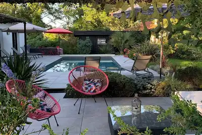 Image de Villa Contemporaine Avec Piscine Chaufee Au Calme