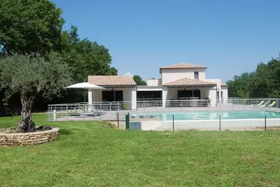 Image de Villa architecte, piscine 12x7 débordement, près Avignon, Orange, 14 pers.