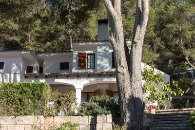 Villa de 3 chambres à Cala San Vicente avec piscine en communauté fermée