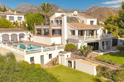 Image de Belle villa de 5 chambres avec piscine de 17 mètres et une vue imprenable. Reg Vtar / Ma / 02
