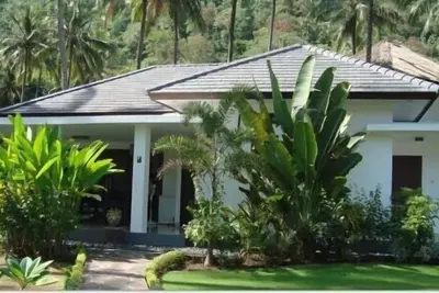 Image de Nouveau bungalow moderne dans un parc de vacances confortable + piscine