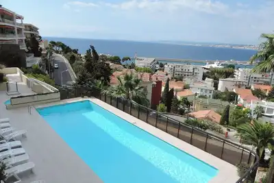Appartement avec vue panoramique sur la mer et piscine commune
