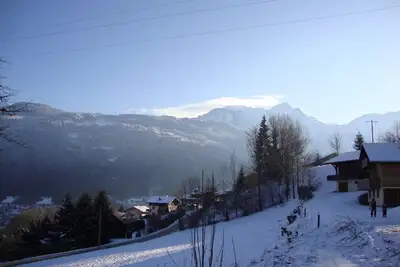 Image de Chalet vue dégagée 360° sur le Mont Blanc / proche pistes / jusqu'à 20 couchages
