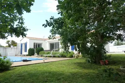 Image de Belle Villa Avec Piscine Proximite  Mer Et Verdure Piscine Chauffee Et Wifi<br>