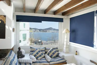Image de Penthouse de luxe dans le port historique d'Ibiza