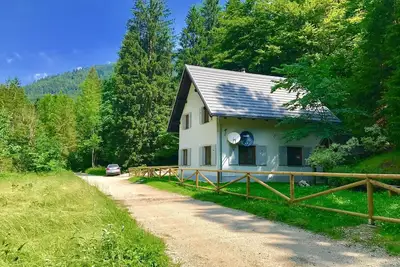 Image de Zone Bled - Cottage magnifique avec piscine lac