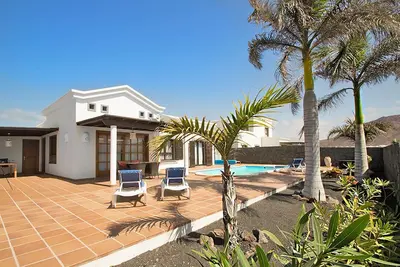 Image de Villa de luxe avec piscine privée chauffée, vue sur la mer, Wifi gratuit, vélos, climatisation