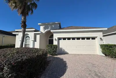 Image de La magie de Disney, golf sur la porte et le confort de la maison.