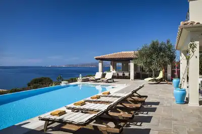 Image de Armorel Platinum, grande villa de luxe avec vue imprenable sur la mer!