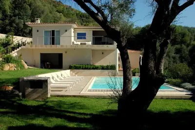 Image de Sainte Lucie Pv/Pinarello Villa Familiale de standing vue mer piscine jardin
