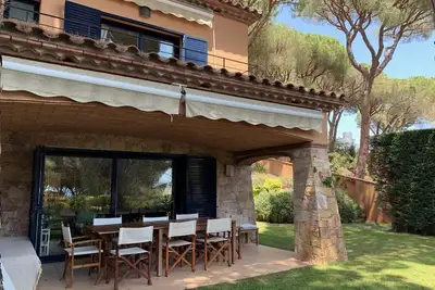 Image de Superbe villa proche mer Calella de Palafrugell, jardin et deux piscines