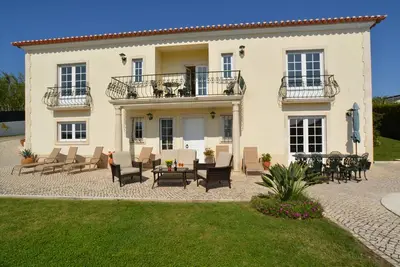 Image de Villa, balcony views, private pool near Obidos and 20mins Silver Coast beaches.