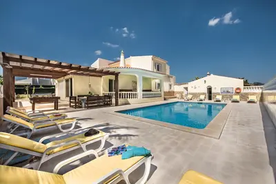 Image de Villa V5 avec piscine privée et billard