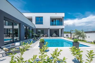 Image de Wellness & Spa Villa avec hammam et jacuzzi, 10min la plage, Medulin, PulaCenter