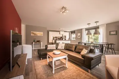 Image de Appartement de luxe nouvellement construite avec de bien-être, vue sur la montagne et accès par ascenseur