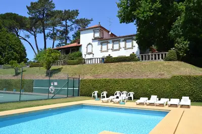 Image de Villa privée avec piscine et tennis