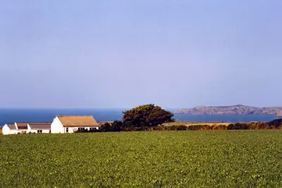 Image de Charmant chalet avec vue panoramique sur la mer près de St. Davids