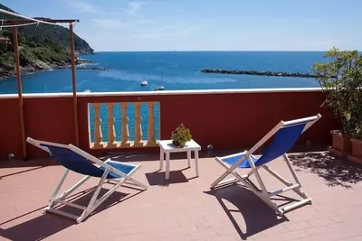 Image de Vous serez comme sur le pont d'un navire, au centre du conte de fées Baia del Silenzio