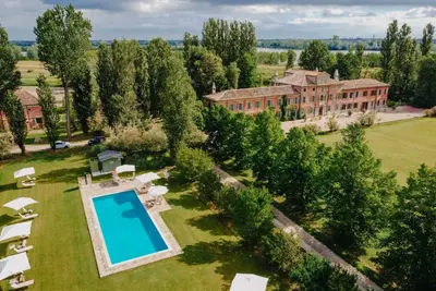 Image de Villa avec piscine partagée entre Ferrara et Venezia