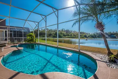 Image de Piscine Sud, Lakeview, 4 Br-2 Bath, récemment rénovée, à 10 minutes de Disney