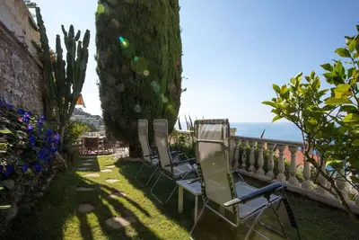 Image de Appartement de luxe avec vues panoramiques sur la mer