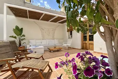 Image de Maison individuelle à Palma. A / C et Wi-Fi. Patio et terrasse privée.