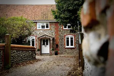 Image de Luxury 4 bedroom North Norfolk chalet dans la belle ville côtière de village