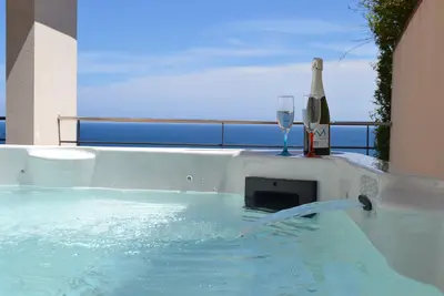 Image de Spectaculaire maison neuve en bord de mer sur la Costa Brava. Wifi, A / C
